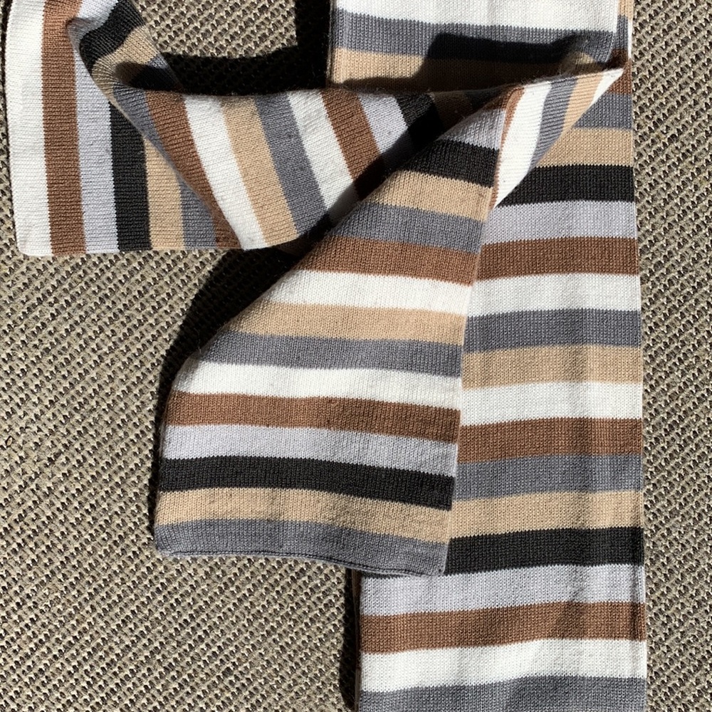 Gap-Scarf ⛄️ - Picture 4 of 5